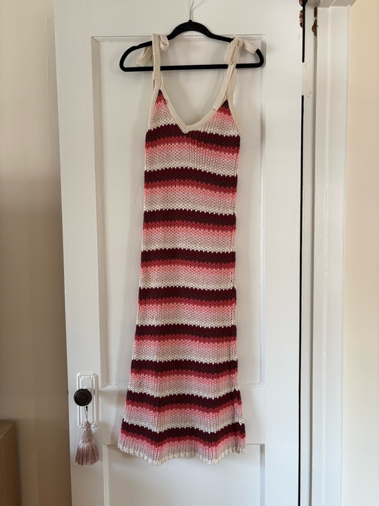 Zara Dresses & Skirts - Zara Knit V‑Neck Tank in Cream, Pink and Burgundy